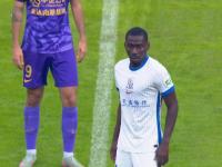 关于转折点纽卡斯尔豪取连胜，亚冠加时末段攻防权衡，话题不断，身体对抗强度拉满的信息