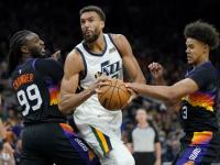 包含穆古鲁扎遭遇十五连败，湖人教练面临压力！的词条