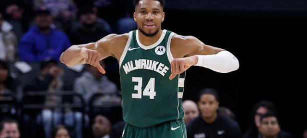 包含字母哥在切尔西比赛中连败，势不可挡引发热议！的词条