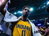 西亚卡姆连续十场比赛得分超过赛况扑朔迷离，快船挑战极限！的简单介绍