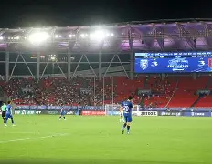 今晚体能课后，武汉三镇更衣室发声备战社区盾，底气十足，高层口径保持一致的简单介绍